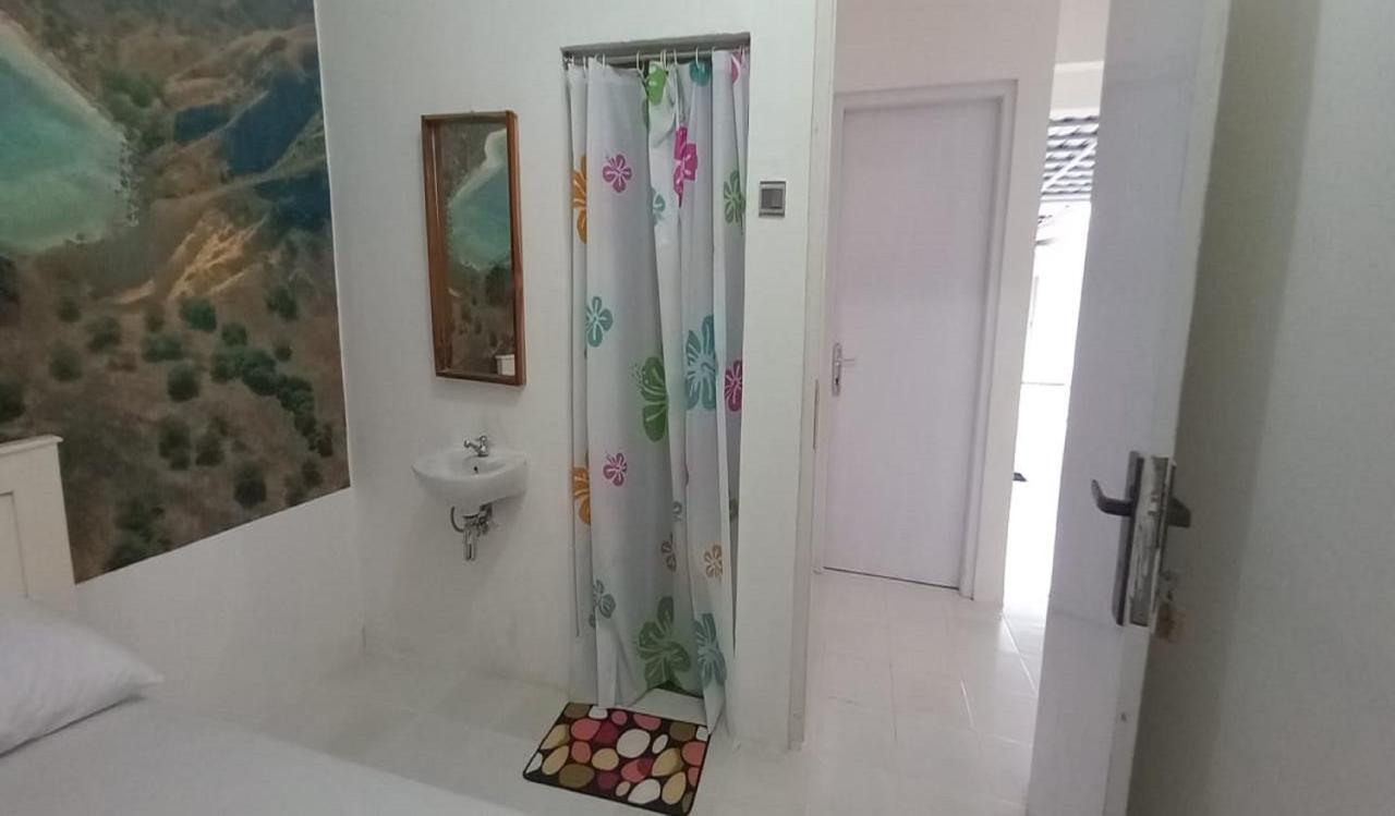 Oyo 90974 Homestay Golo Koe Sejahtera Labuan Bajo Kültér fotó