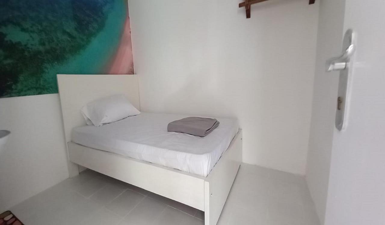Oyo 90974 Homestay Golo Koe Sejahtera Labuan Bajo Kültér fotó